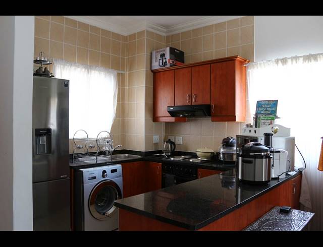 2 bed property to rent in TYGER WATERFRONT